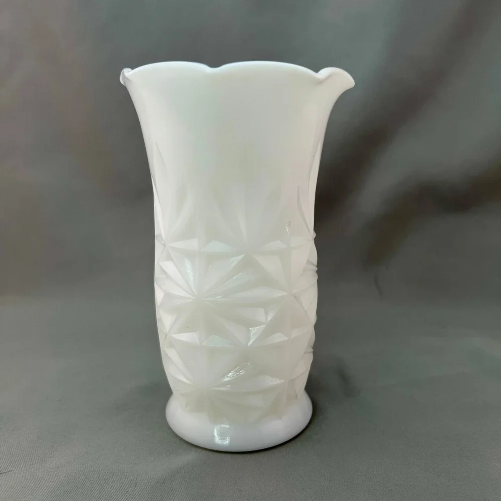 Hazel-Atlas Milk Glass Vase Small White Excellent Starburst Scalloped Rim 5.5 in
